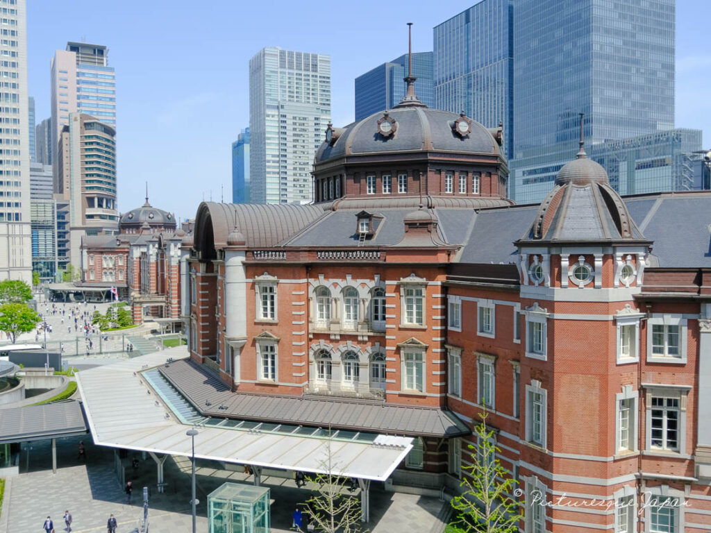 旧東京中央郵便局長室から見える東京駅