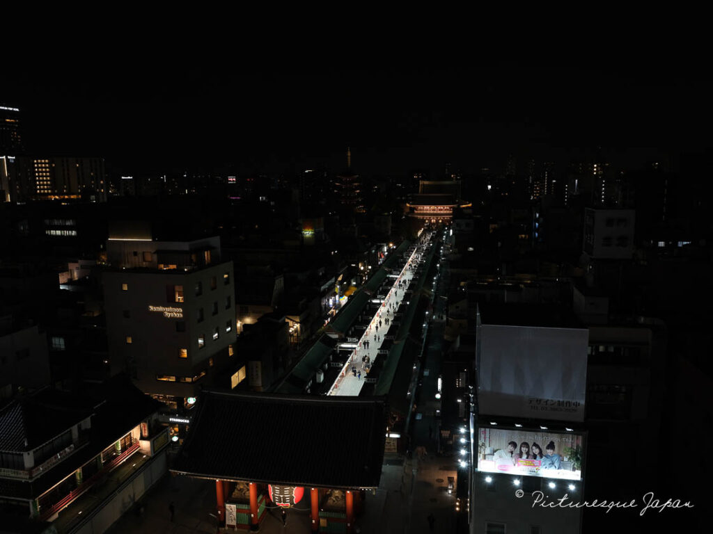 浅草文化観光センターから見た夜の仲見世通り