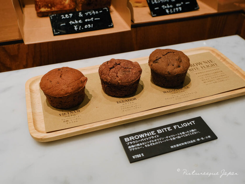 ダンデライオン・チョコレートのスイーツサンプル（BROWNIE BITE FLIGHT）