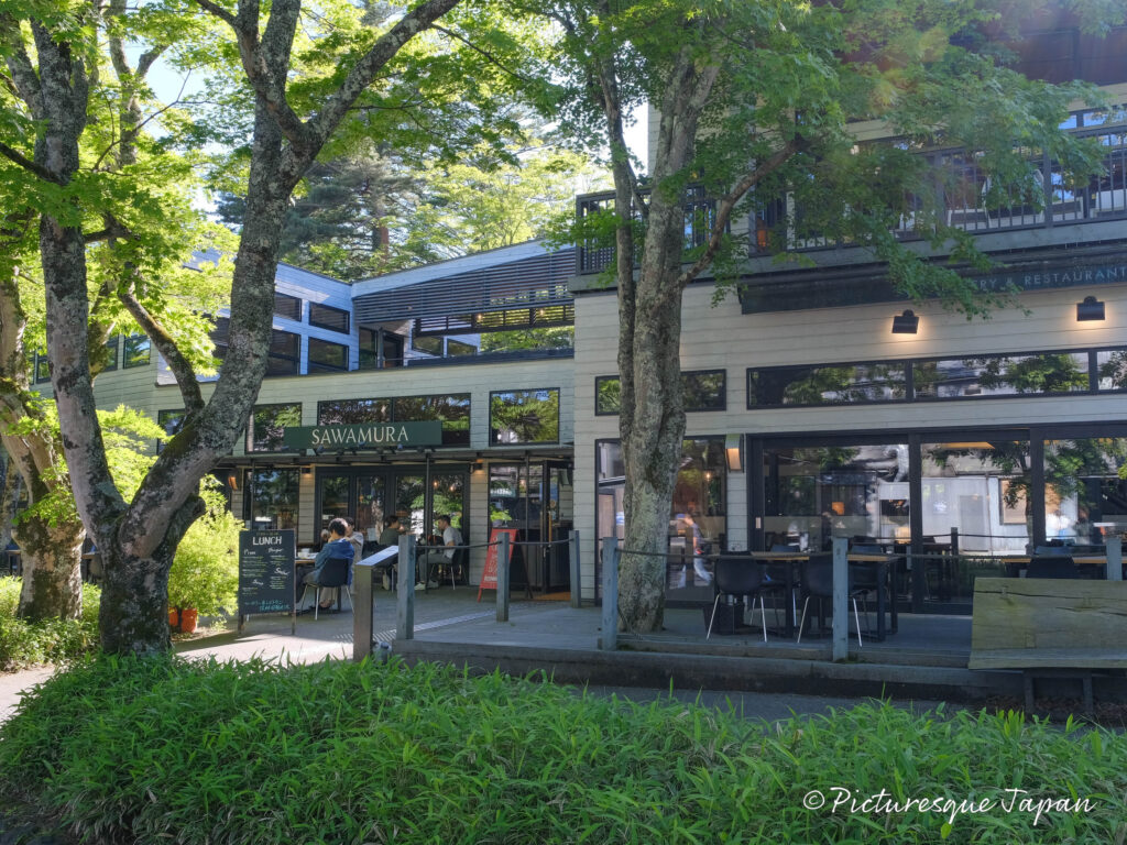 ベーカリー&レストラン沢村 旧軽井沢の内観