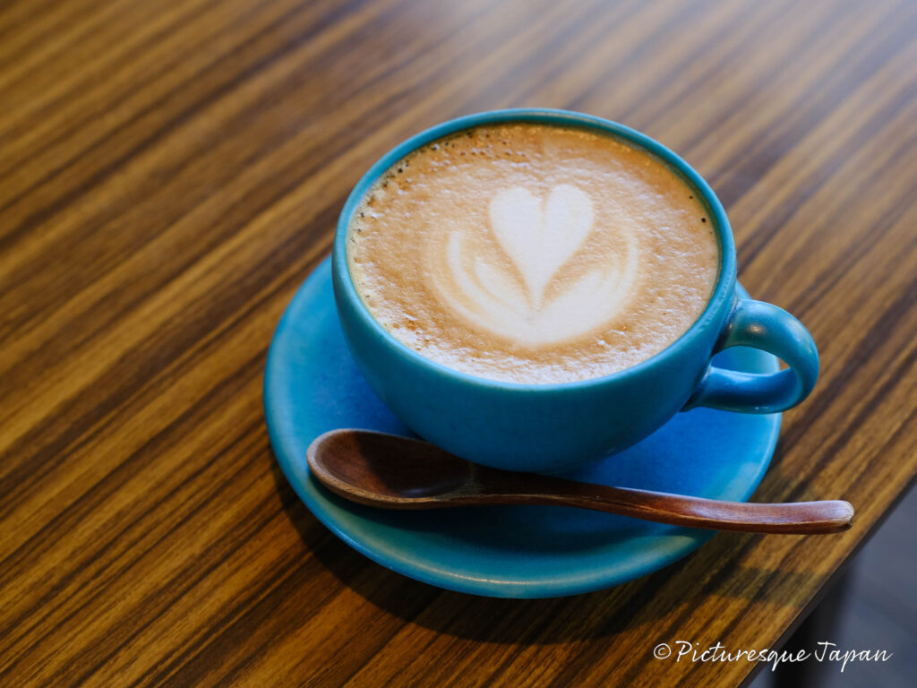 Natural CafeIna(ナチュラル・カフェイーナ)のカフェラテ