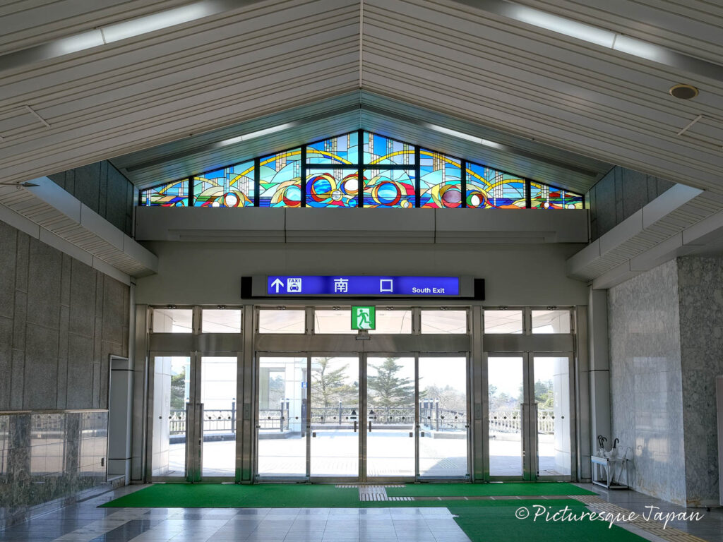 軽井沢駅 南口のステンドグラス